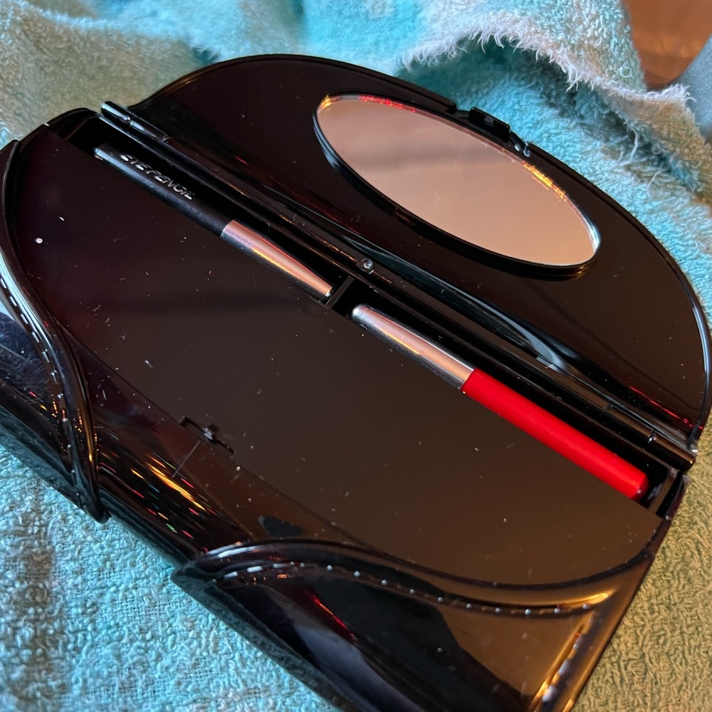 Make up kit